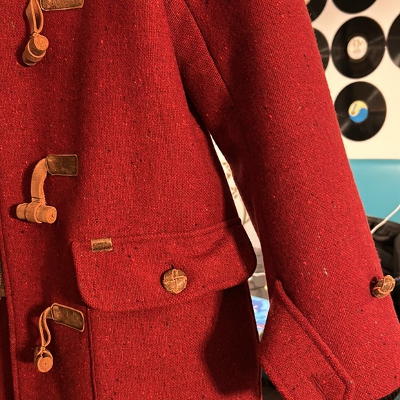 Beautiful coat. No hood. - Picture 3 of 6